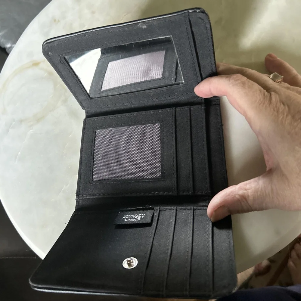 Tamari Black Leather Wallet Trifold